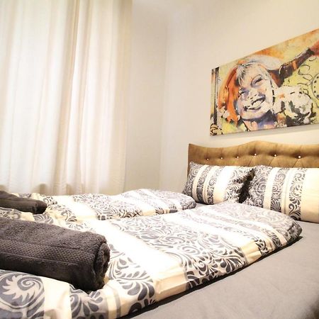 Private Double Bedroom Rf2 Wina Bagian luar foto