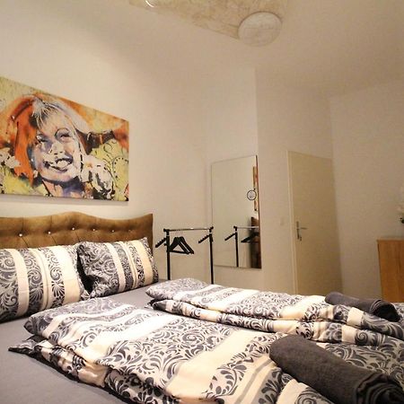 Private Double Bedroom Rf2 Wina Bagian luar foto